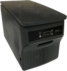 Geladeira Portátil 26 Litros 12v 24v 110/220v Quadrivolt Compacta para Caminhão Carro Trailer Motor Home Micro-ônibus Moderna e Ideal para Viagens Trabalho e Lazer