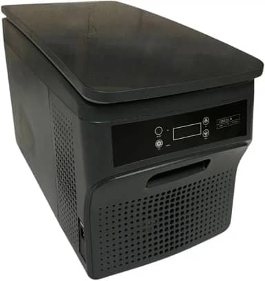 Geladeira Portátil 26 Litros 12v 24v 110/220v Quadrivolt Compacta para Caminhão Carro Trailer Motor Home Micro-ônibus Moderna e Ideal para Viagens Trabalho e Lazer