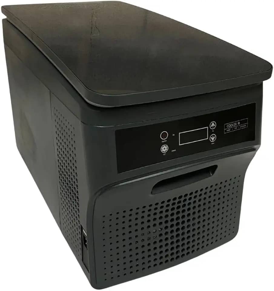 Geladeira Portátil 26 Litros 12v 24v 110/220v Quadrivolt Compacta para Caminhão Carro Trailer Motor Home Micro-ônibus Moderna e Ideal para Viagens Trabalho e Lazer