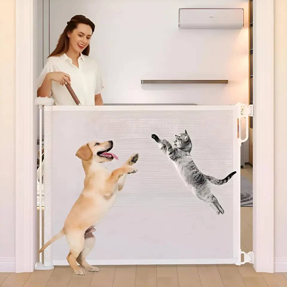 Grade de proteção para pet Cachorro 69 cm Altura, Retrátil Ajustável e Extensível 86 * 140cm, Ideal para Pets e Bebês, Portão de Segurança para Escadas, Portas e Ambientes
