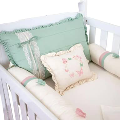 Enxoval Kit para Berço Americano 06 peças em Linho 100% Algodão com Bordado em 3 D Pequena Borboleta