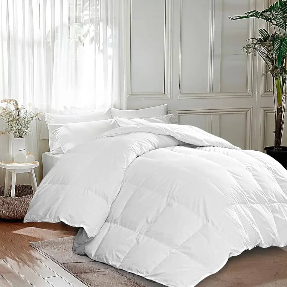 MARTHA STEWART Luxuoso edredom de penas de ganso tamanho solteiro ultramacio 100% algodão, edredom hipoalergênico de qualidade hoteleira, 1,219 g para todas as estações, calor médio 168 x 234 cm,