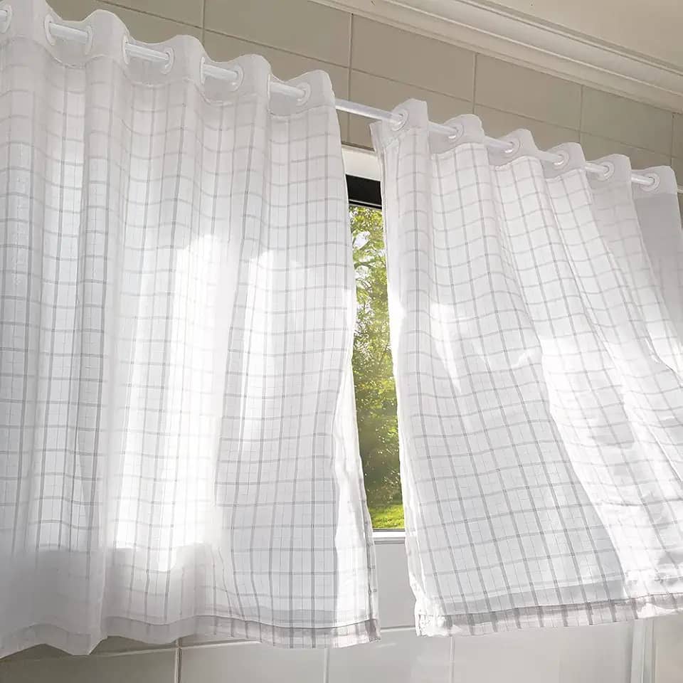 Cortina Cozinha 1,20 x 2,00m Branca com Forro Microfibra Voil Xadrez Tecido Duplo Ilhós para Varão de 19mm