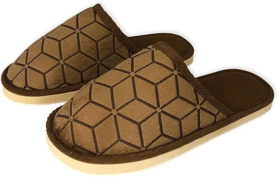 Pantufa Chinelo Masculina Macia Estampada Marrom, Preta e Azul Tam 40/41 - 42/43 - 44/45 - Sola Antiderrapante Super Quentinha Pelucia Adultos Conforto Facilidade De Uso Tradicional Sapatilha Forração Pelo 100% Poliéster Solado Resistente