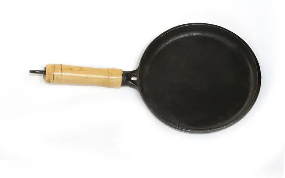 Frigideira de Ferro Fundido para Panqueca e Tapioca, 19cm, Cabo em Madeira, Preta