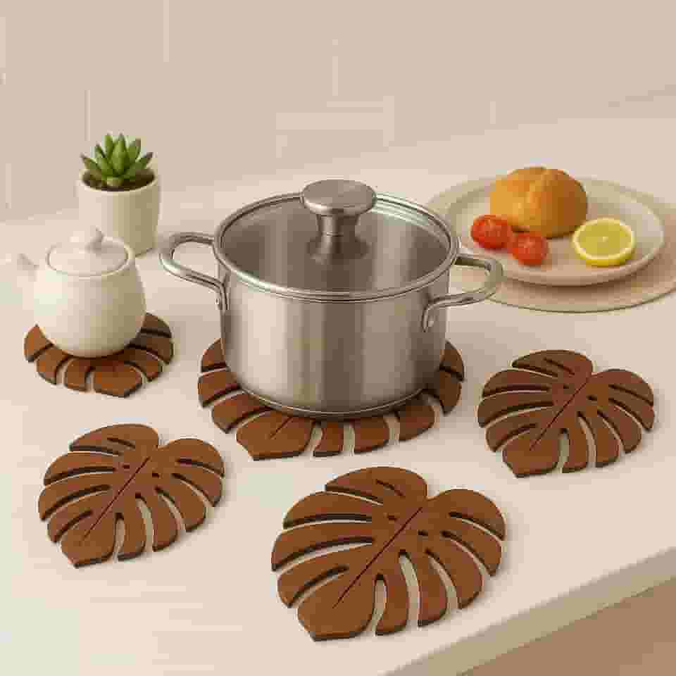 Kit de 5 Descansos de Panela em Madeira, Formato Folha Tropical Monstera, Protetor de Mesa para Cozinha