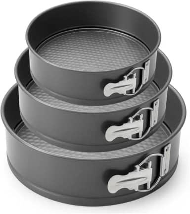 Conjunto Formas Redondas Antiaderentes com Fundo Removível Jogo de Assadeiras para Bolo e Torta Aço Carbono Preto Durável 24 26 e 28 cm