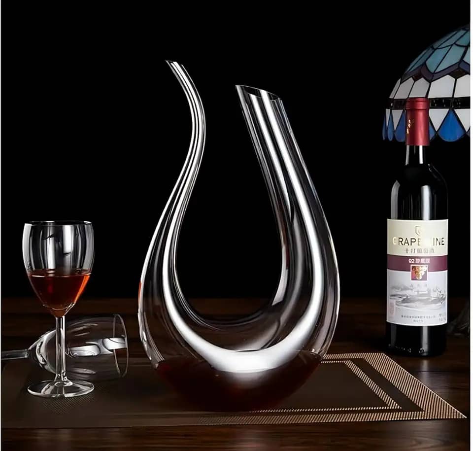 Decanter de Vinho 1,1L em Formato U – Aerador Profissional em Vidro Cristalino – Design Elegante para Oxigenação Rápida – Ideal para Vinhos Tintos e Presentes