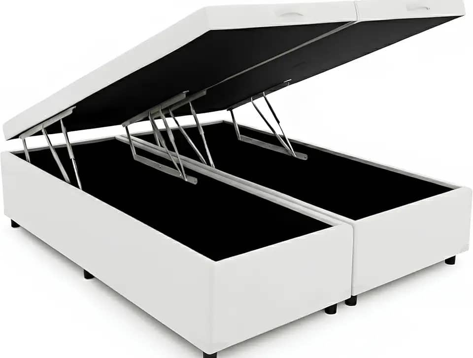 Cama Box Baú Queen Bipartido 79, Blindado, Pistão á Gás, Pés de Madeira (Corino, Branco)