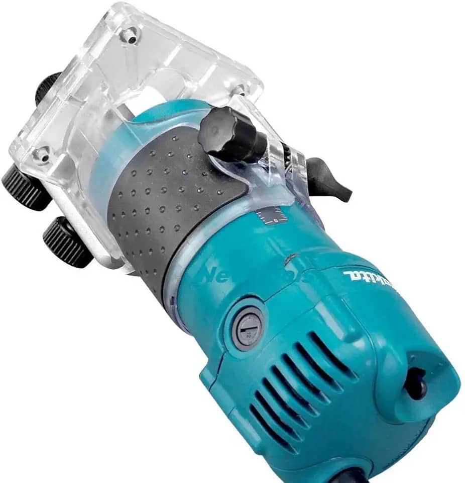 MAKITA TUPIA MANUAL COM PINÇA DE 6MM (1/4 POL) E BASE ARTICULADA 530W 110V 3709