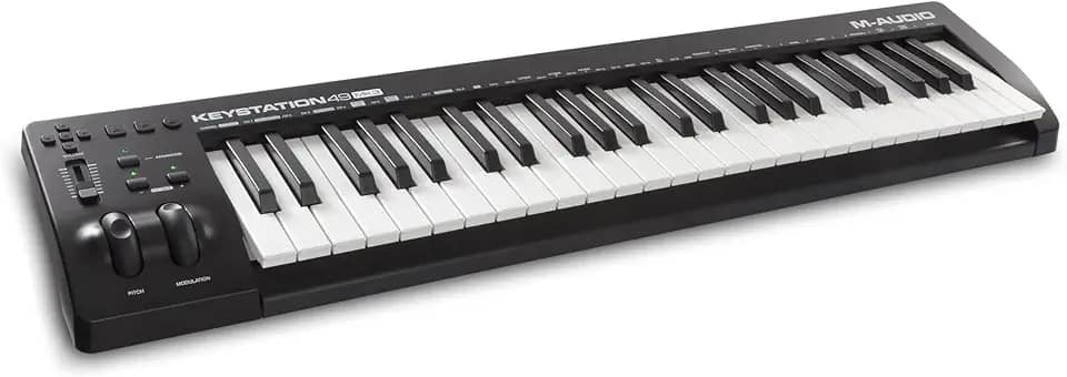 M-Audio Keystation 49 MK3 - Controlador de Teclado MIDI USB com Ação de Sintetizador, 49 Teclas, Controles Atribuíveis, Rodas de Pitch e Modulação e Software Incluído
