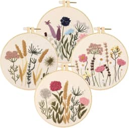 Huacan Conjunto de 4 kits de bordado de Natal para iniciantes para decoração de casa, inclui aro de tecido (flor) (flor)