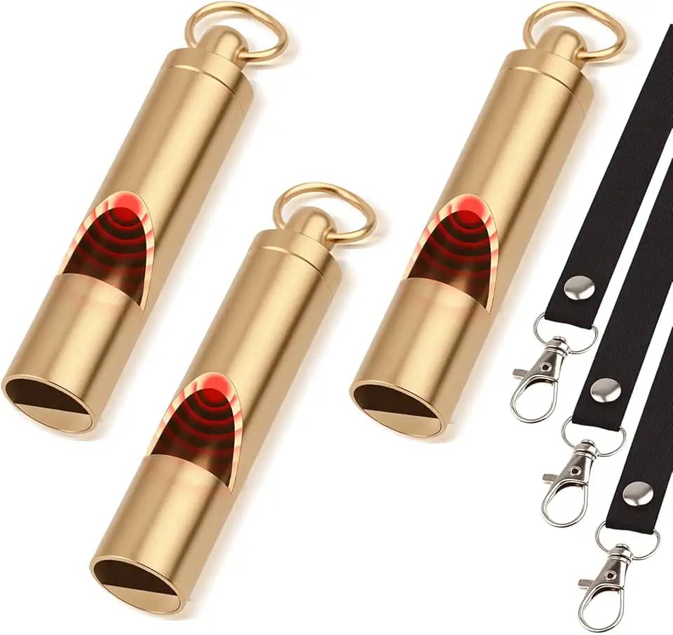 Pacote com 3 apitos de emergência de latão – Apito de sobrevivência alto de 125 dB com cordão, apito de segurança ultra-alto, apitos de emergência de latão premium para passeios de barco, acampamento