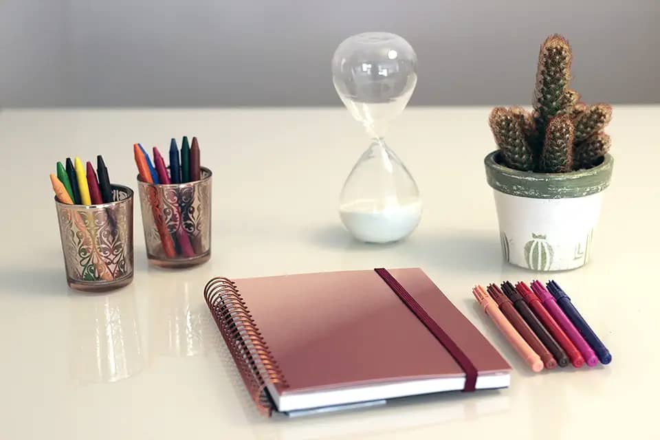 Confetti - Caderno Escolar 1/4 80 Folhas Capa Bronze