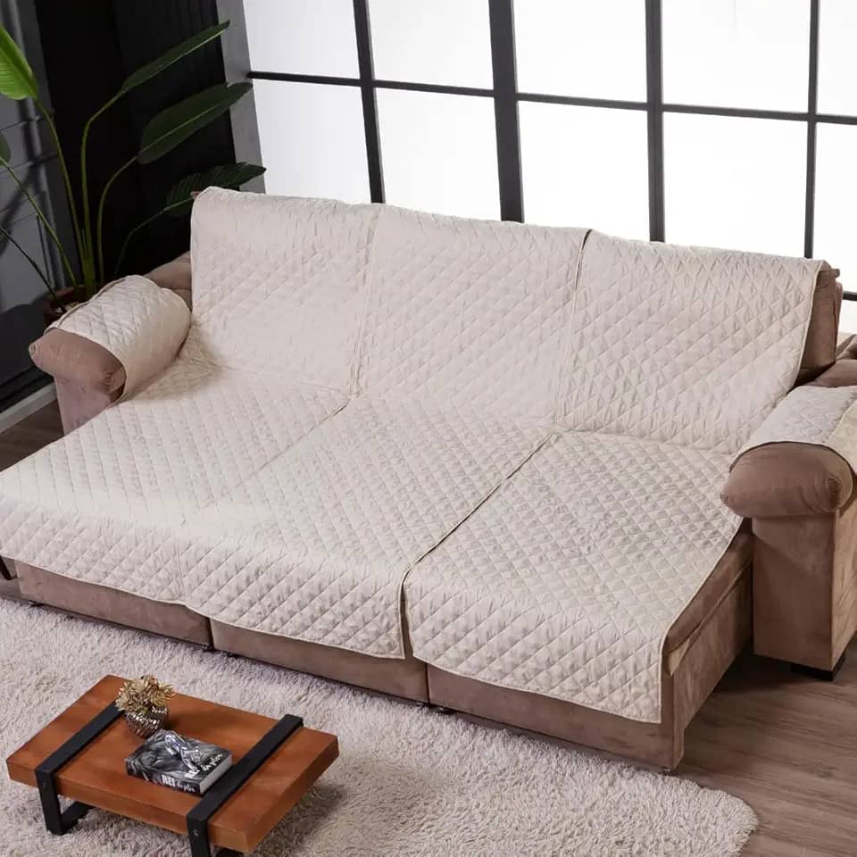 PROTETOR PARA SOFÁ RETRÁTIL E RECLINÁVEL DE 3 LUGARES DE 1 METRO CADA 3m x 2,40m COM BOLSO LATERAL (Bege)