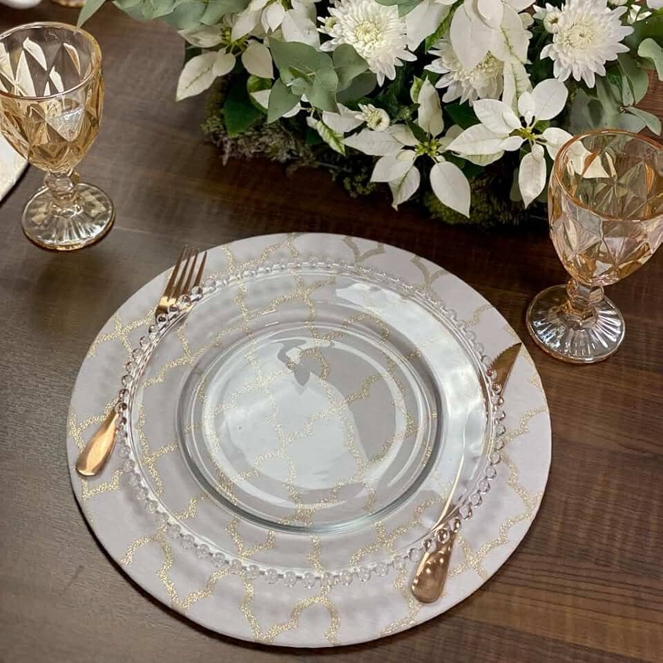 Kit Capas de Sousplat 35cm de Ano Novo Réveillon 6 Lugares (COLMEIA LUREX BRANCO E DOURADO)