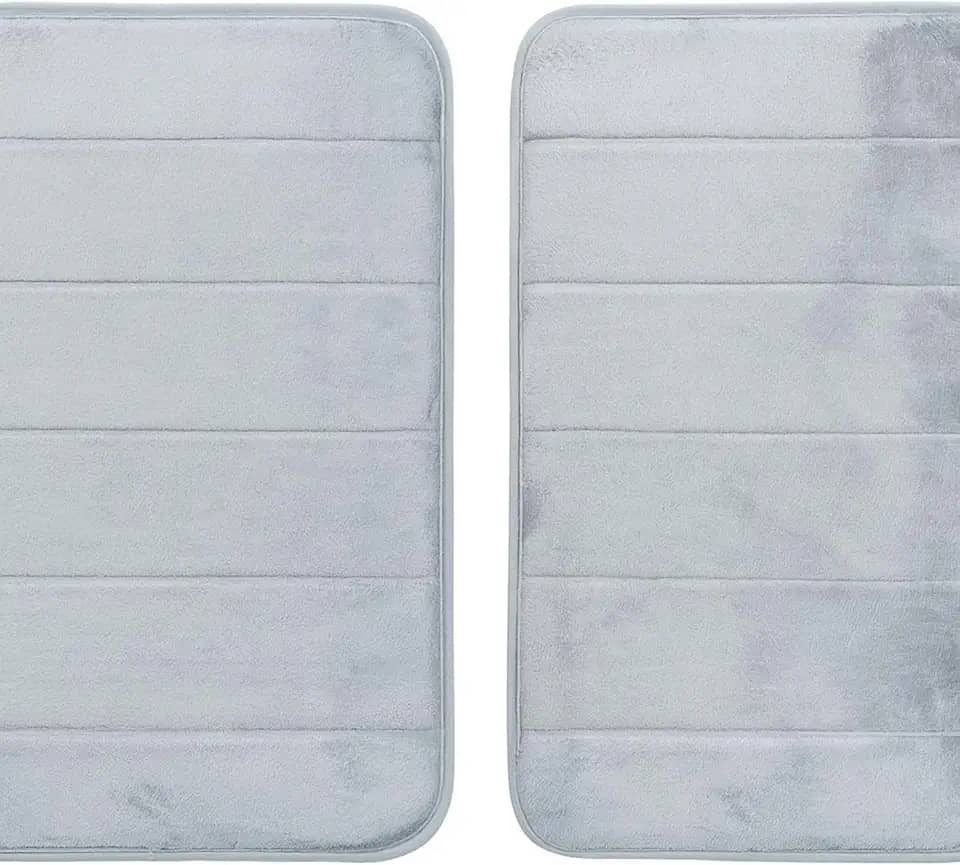 kit 2 Tapetes Para Banheiro Antiderrapante Macio Super Soft Poliester Emborrachado Facil De Limpar Tapete Antiderrapante 60x40cm - THREE BROTHERS (Tapete Cinza Claro)