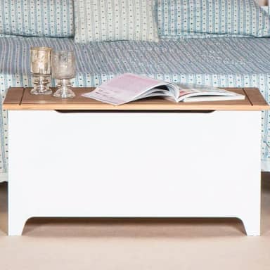 Baú Branco de Madeira Maciça - 42 Alt X 83,5 Larg X 45 Prof - Móveis para Organização da Casa, Design Minimalista - Acabamento em Cera, Madeira Pinus Elliottis - PENSE DENTRO DA CAIXA