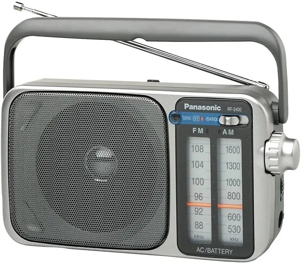 Panasonic Rádio portátil RF-2400 AM/FM AC/DC