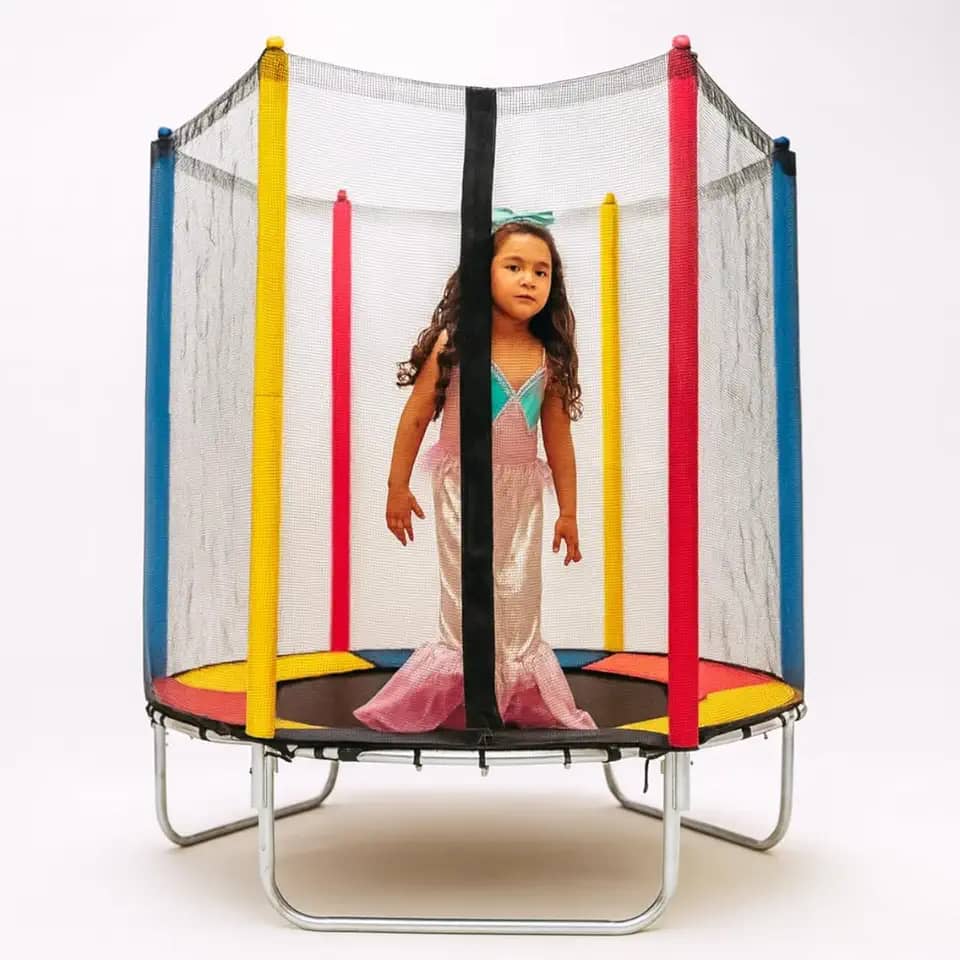 Cama Elástica Trampolim Pula Pula Linha Kinds Infantil 1,40m c/Zíper e Rede de Proteção Preta HENRI TRAMPOLIM