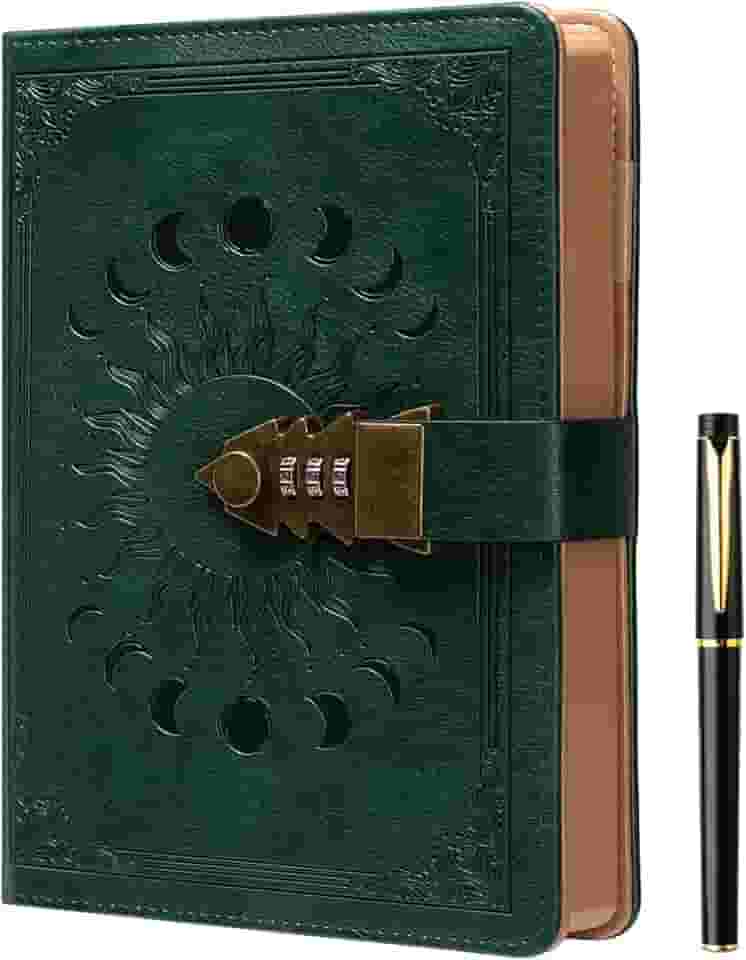 ZXHQ Diário de bloqueio com caneta, diário A5 de 240 páginas com fecho, borda marrom, recarregável, capa dura de couro (8,5 × 15 cm) verde escuro