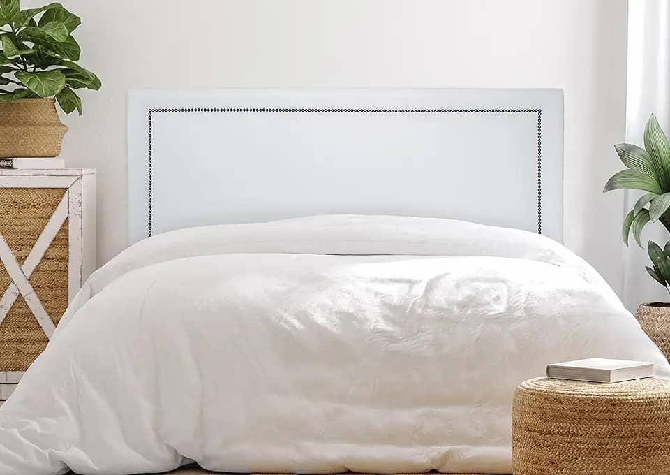 Cabeceira Casal Reta Luxo 140x60 Courino Branco - Tachas Fumê