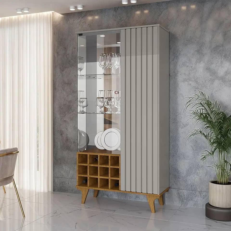 Cristaleira Elba Ripado Real Portas de Vidro Pés de Madeira Maciça 12 Nichos Garrafeiros Off-White/Naturalle