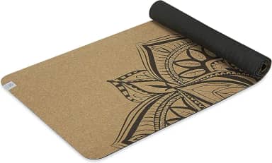 Tapete de ioga Gaiam Cork | Cortiça natural sustentável resiste a germes e odores | Base de borracha TPE não tóxica | Ótimo para yoga quente, pilates (68 pol. x 68 pol. x 5 mm de espessura)