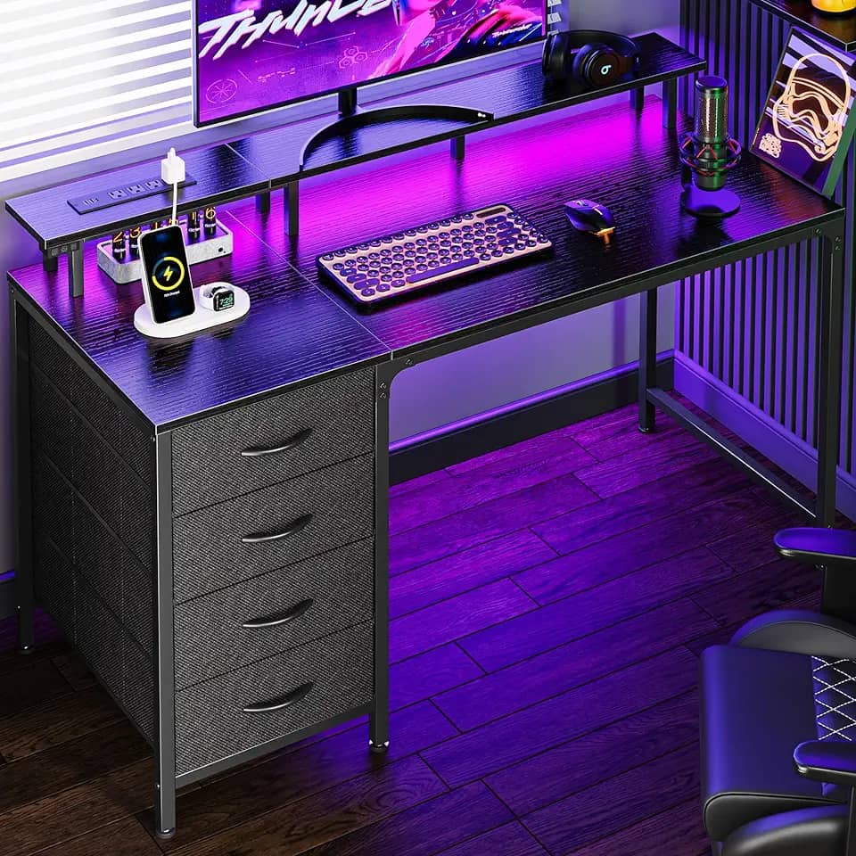 Huuger Mesa de computador de 120 cm com tomadas elétricas e luzes LED, mesa de jogos com 4 gavetas, mesa de escritório com suporte para monitor, mesa de estudo para escritório em casa, espaços