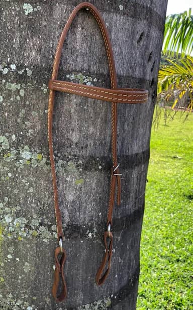 Cabeçada para cavalo -modelo goianinha tradicional em couro legítimo (Cera marrom)