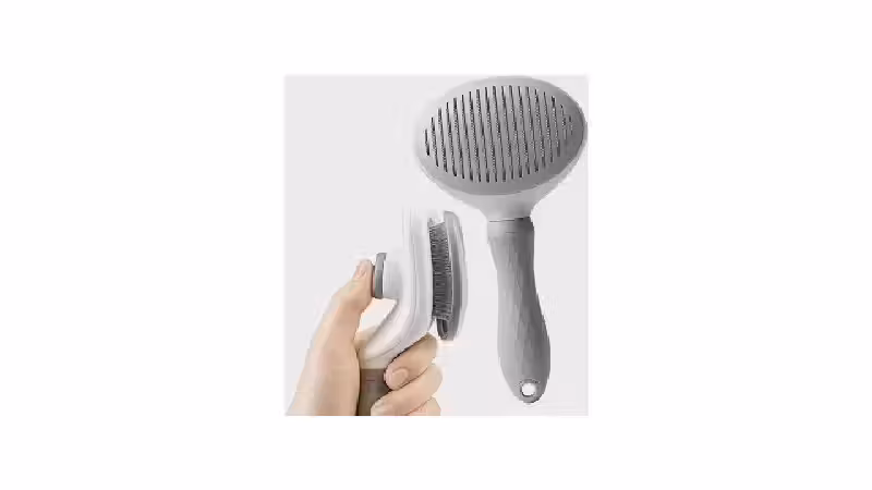 Qual a melhor escova para pentear cachorro de pelo longo