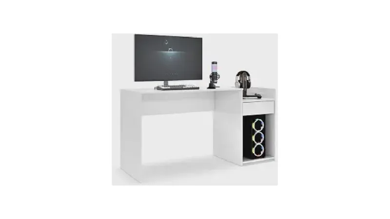 Qual a melhor mesa de computador com nichos para otimizar espaço?
