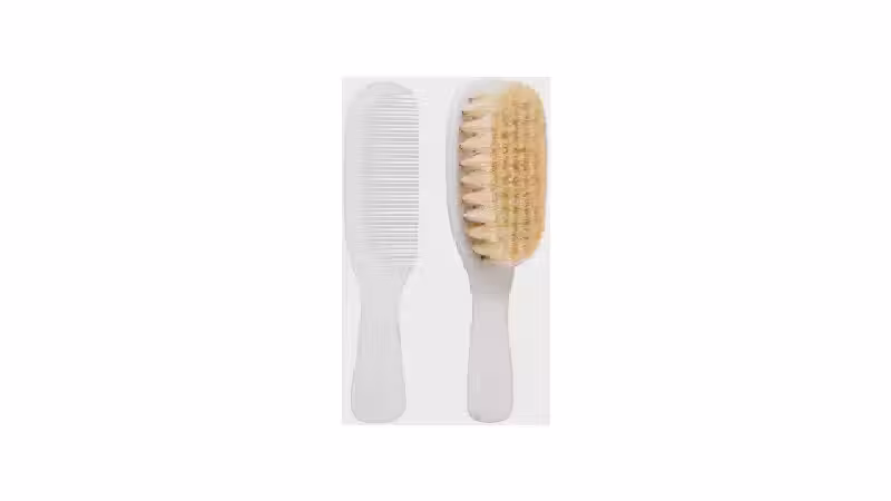 Qual o Melhor Kit de Escova e Pente para Bebê: Cerdas Naturais ou Sintéticas?