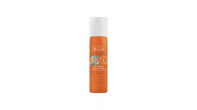 Qual o melhor protetor solar infantil em spray de fácil aplicação? 5 Marcas na Análise