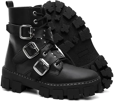Bota Coturno Feminina Tratorada Preta, Couro Sintético, 3 Fivelas, Cadarço, Solado Grosso, Cano Alto, Estilo Country, Casual