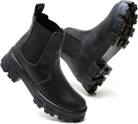 Bota Feminina Tratorada Coturno Chelsea Cano Curto Estilo e Conforto Urbano Casual Botinha Estilosa Elástico Lateral