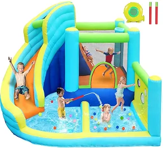 FBSPORT Castelo Inflável com Escorregador Aquático, Pula-Pula Inflável com Soprador para Uso Interno e Externo, Pula-Pula com Escorregador, Parede de Escalada e Quadra de Basquete.